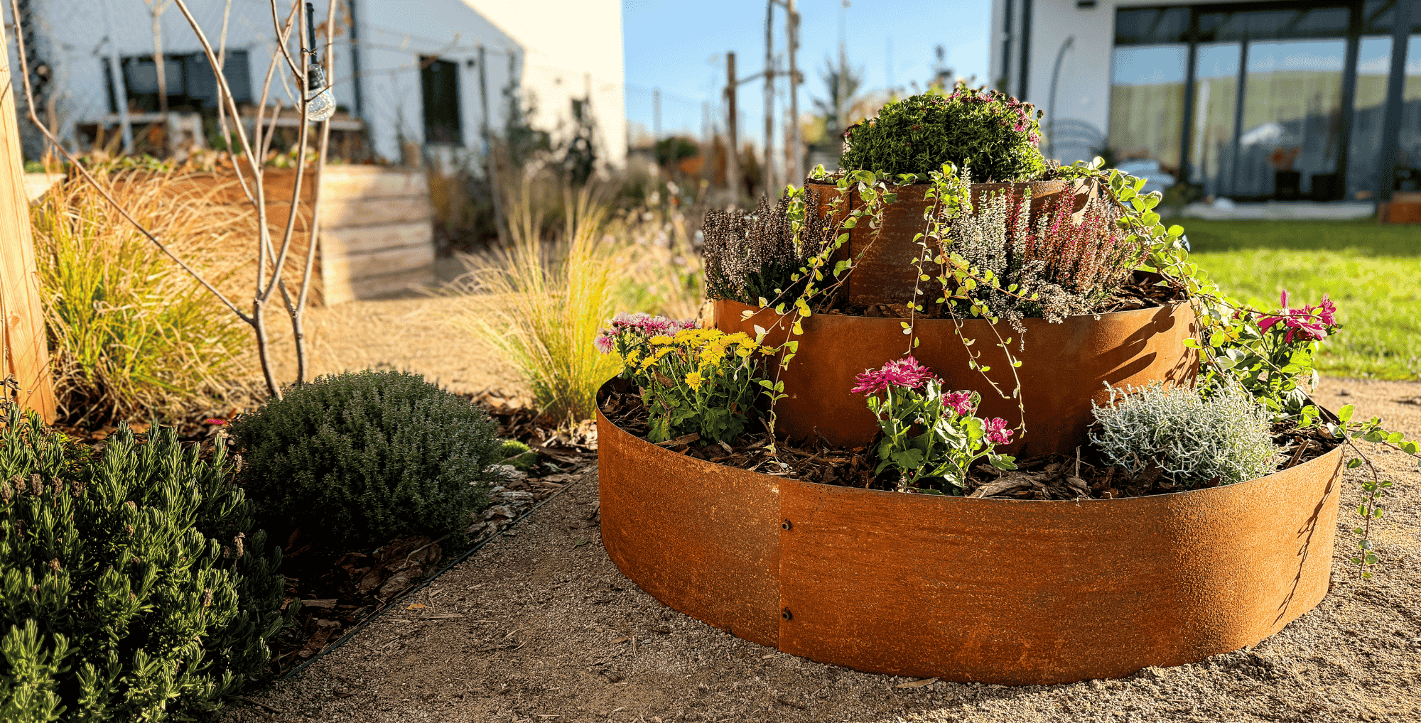 Kovový kruhový obrubník